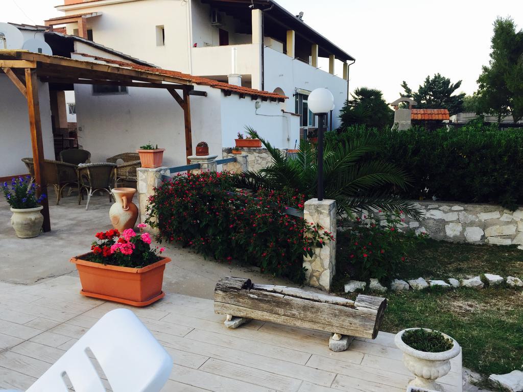 Agriturismo Azzarone В'єсте Екстер'єр фото